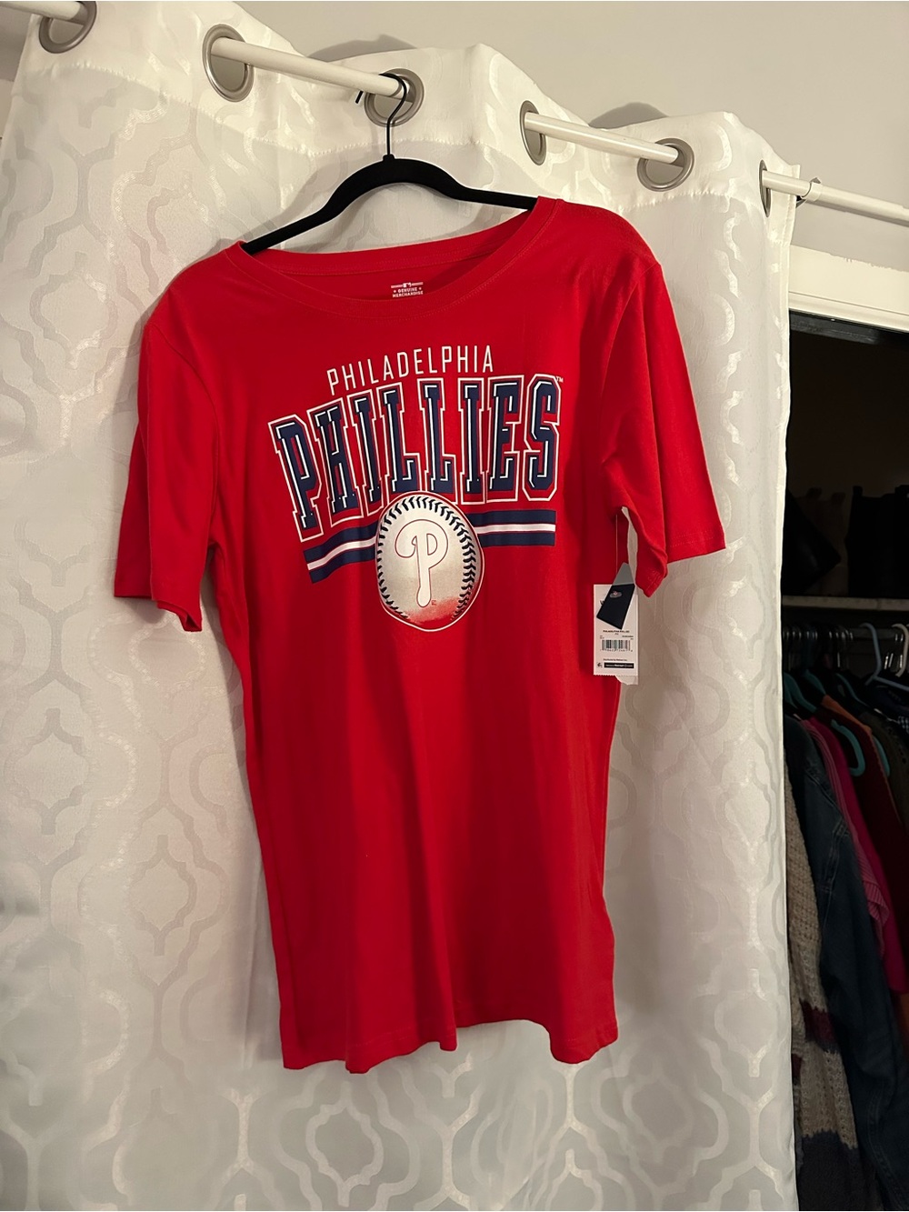 Genuine Merchandise Red Philadelphia Phillies Graphic Tee - Men